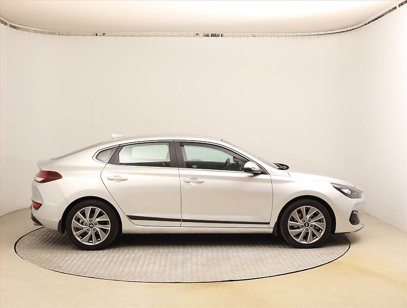 Hyundai i30 (2020) Komfort 1.4 T-GDI, ČR,1.maj - fotka 6 z 23