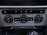 Volkswagen Passat 1,6 TDI Highline Aut klima LED - náhled 19