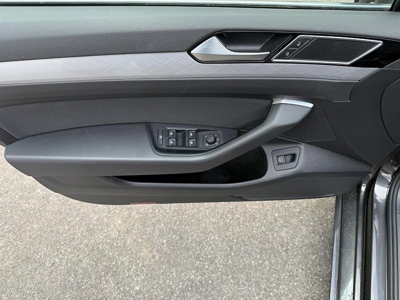 Volkswagen Passat Variant 1.5 TSI 110 kW - fotka 25 z 26