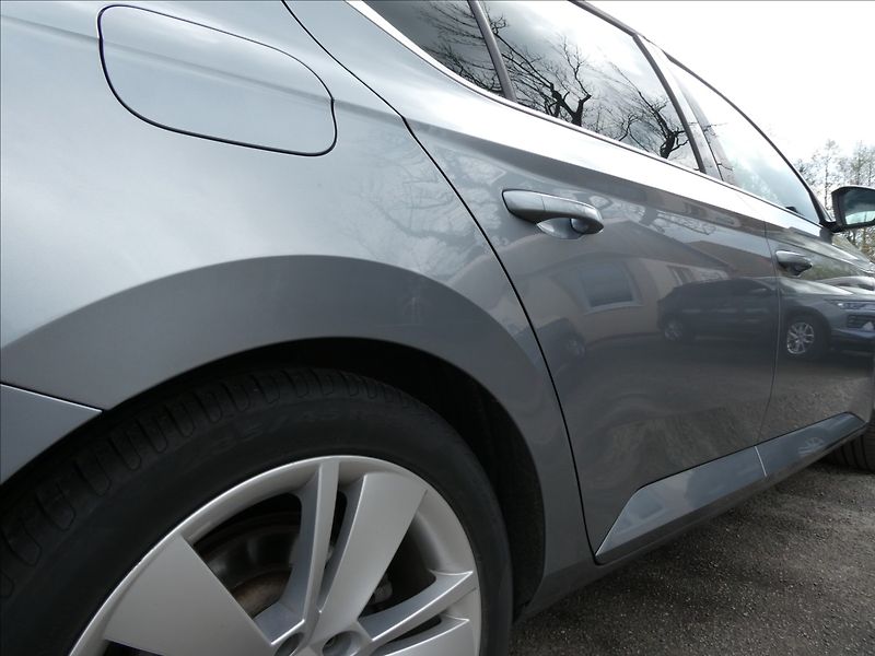 Škoda Superb 2,0 TDi STYLE DSG, 2x kola, ČR - fotka 11 z 43