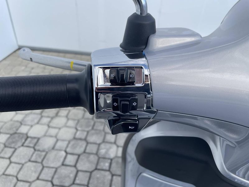 Vespa (2026) Primavera 125 Tech EU5+ - fotka 9 z 10