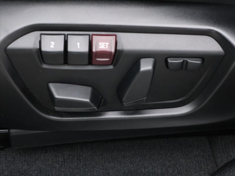 BMW X4 3,0 35xD 230kW CZ M-paket DPH - fotka 13 z 36