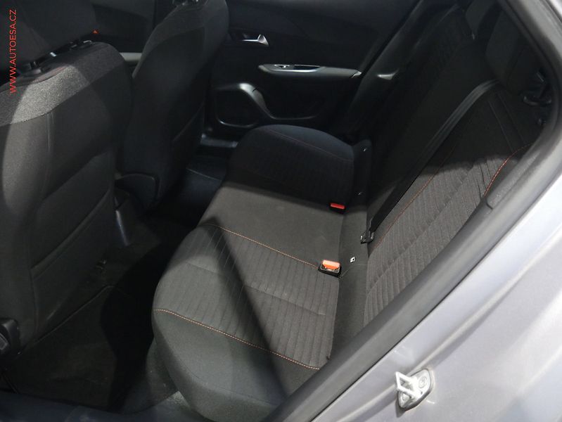 Peugeot 2008 (2020) 1.2PT, ČR, Active - fotka 10 z 17