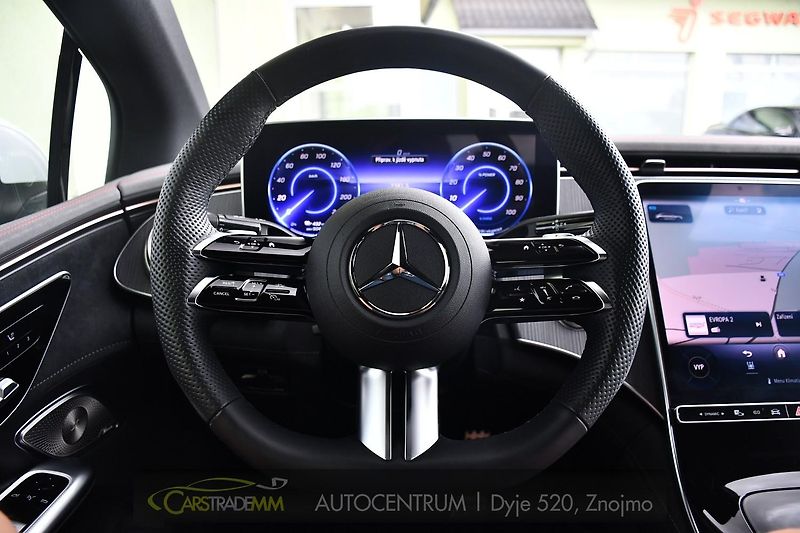 Mercedes-Benz EQE 350+ AMG - fotka 27 z 56