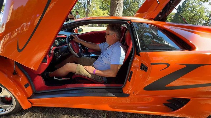 Tři roky práce. Petr Borovec z Aše si Lamborghini Diablo postavil po svém.