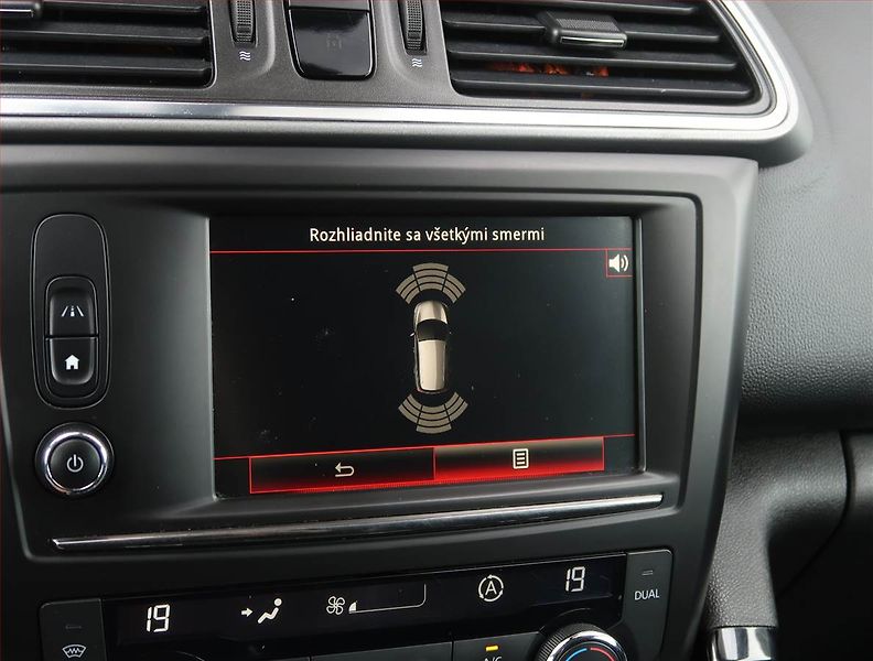 Renault Kadjar (2018) 1.2 TCe, Kůže, Tempomat - fotka 19 z 19