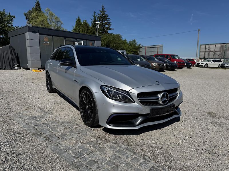 Mercedes-Benz Třídy C (2017) C63S AMG V8 Biturbo  - fotka 54 z 55