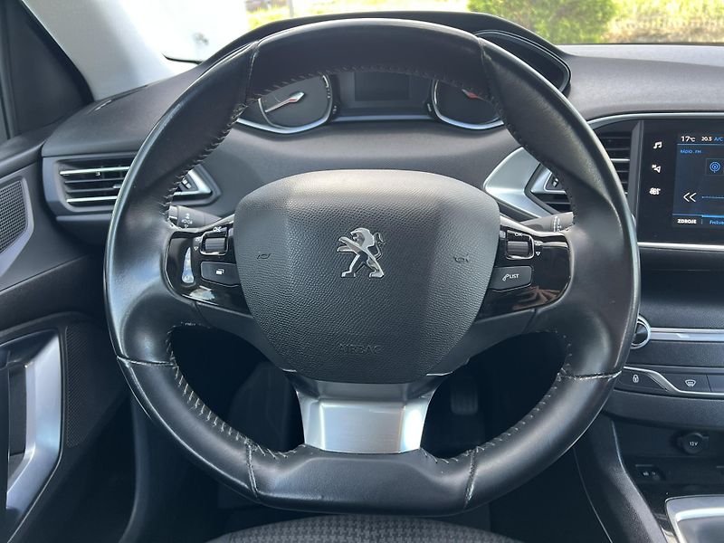 Peugeot 308 (2022) 1.2PT 96kW KAMERA  ČR NOVÉ - fotka 12 z 20