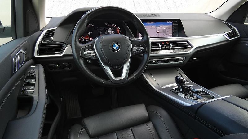 BMW X5 xDrive 40i - fotka 5 z 22