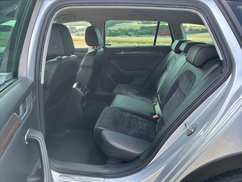 Škoda Superb 2,0 TDI 140kW DSG Scout 4x4 CZ - fotka 13 z 39