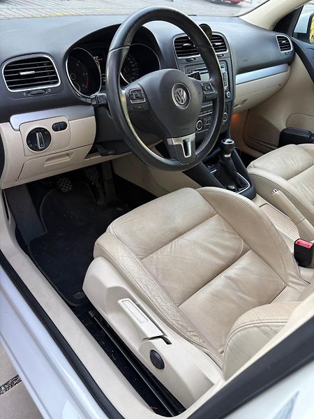 Volkswagen Golf (2011) - fotka 34 z 36
