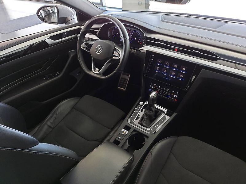 Volkswagen Arteon Shooting Brake (2023) 2.0 TSI (140kW/190k) DSG, R-li - fotka 12 z 28