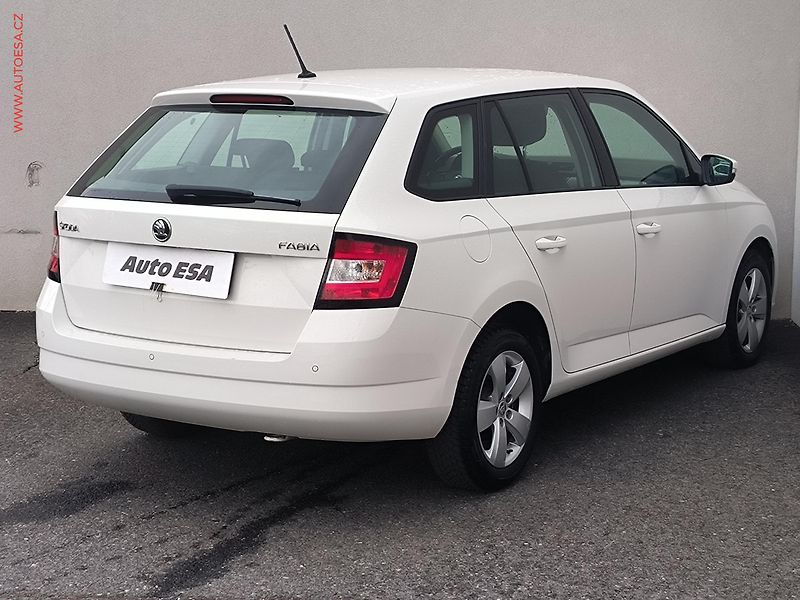 Škoda Fabia (2018) 1.0 TSi, 2.maj,ČR, Style - fotka 4 z 18