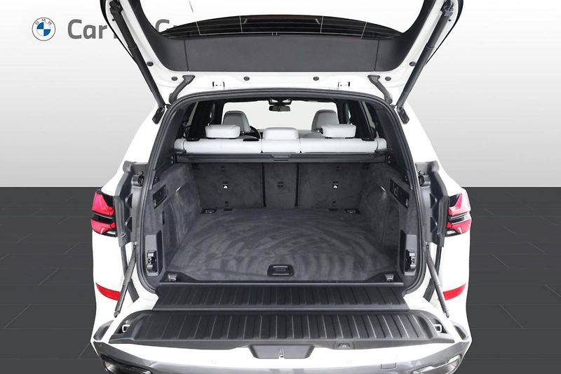 BMW X5 xDrive30d - fotka 8 z 28