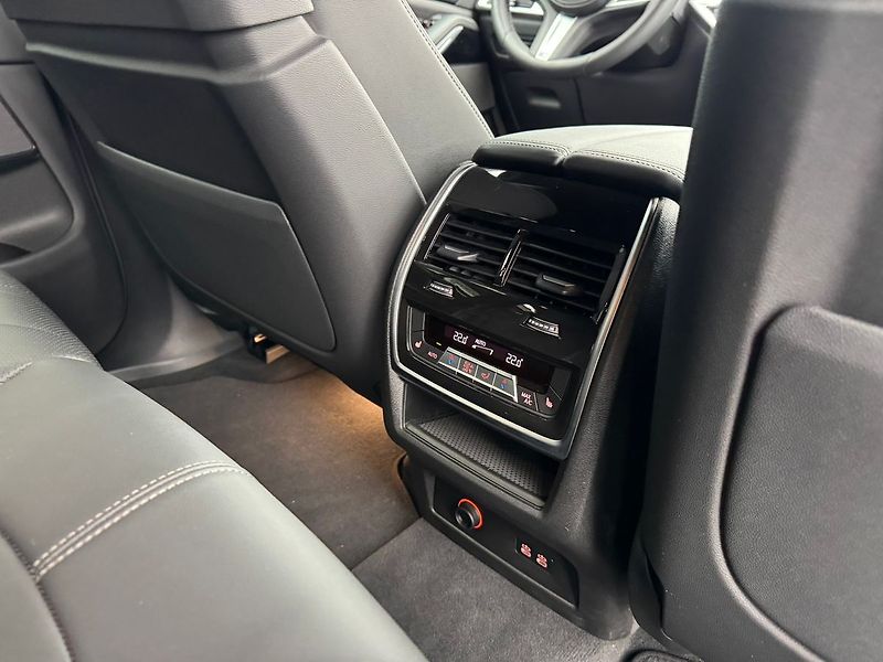 BMW X5 40d xDrive Masáže Ventilace Ne - fotka 16 z 18