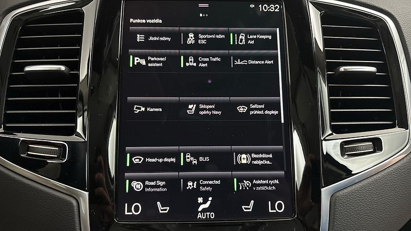 Volvo XC90 2.0 B5 AUT AWD Inscription - fotka 28 z 33