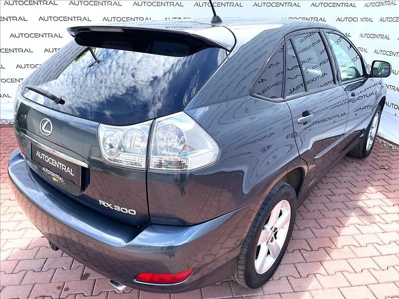 Lexus RX 300 3,0 i,150kW,4x4,Aut. - fotka 8 z 23