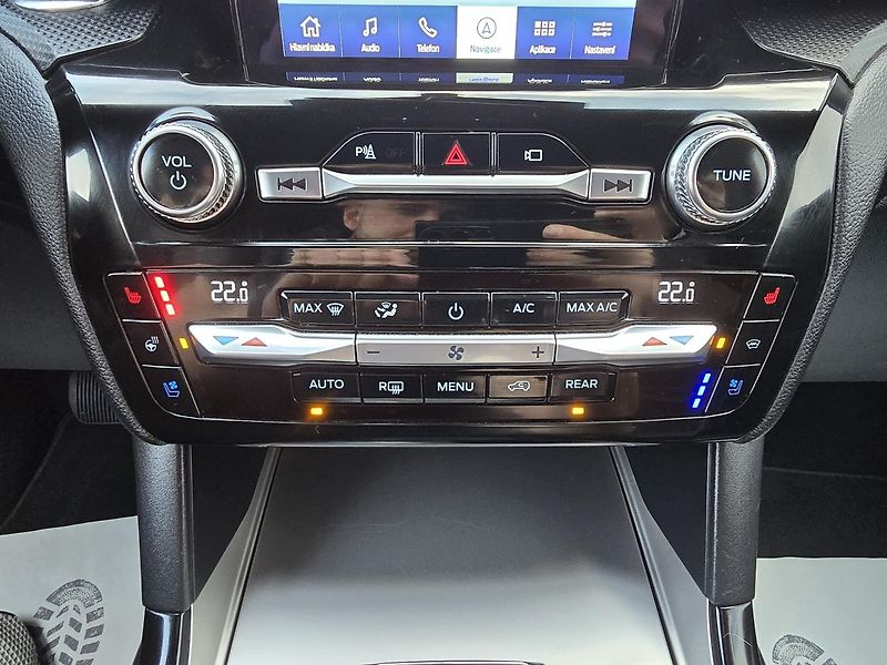 Ford Explorer V6 336kW PHEV AWD ST-Line - fotka 14 z 45