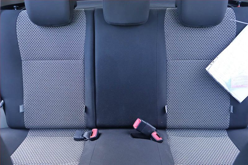 Toyota Yaris (2014) 1.33 Dual VVT-i, Tempomat - fotka 10 z 22