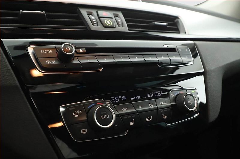 BMW X1 (2018) xDrive18d, 4X4, Automat - fotka 14 z 16