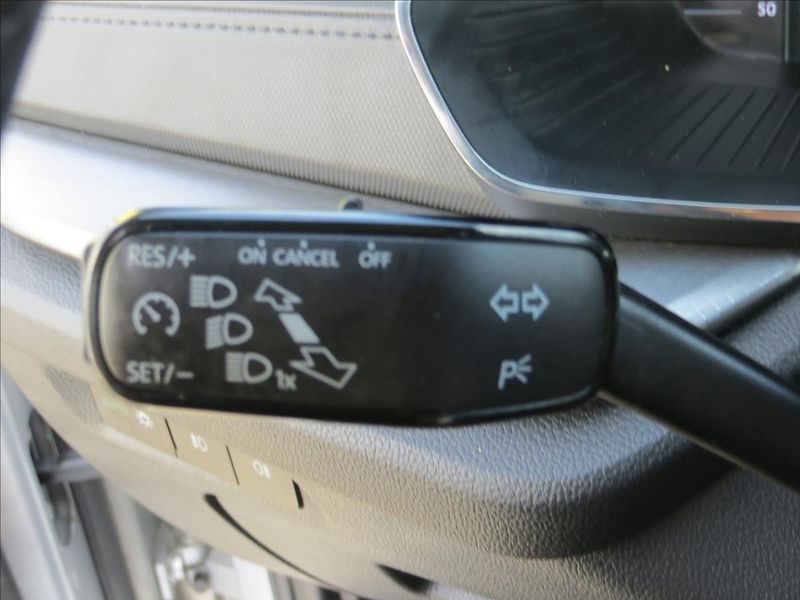 Škoda Octavia 2,0 TDI Ambition ČR - fotka 18 z 24
