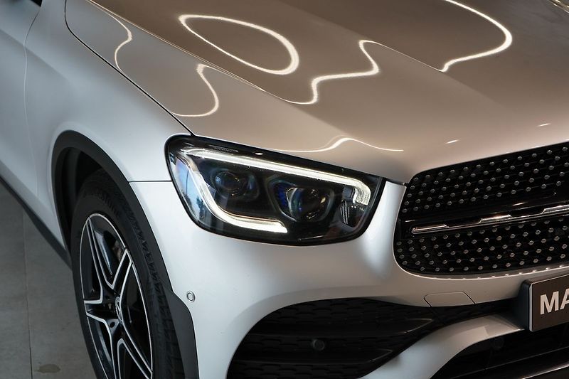 Mercedes-Benz GLC 300d 4M AMG, Nezávislé, Tažné - fotka 4 z 48