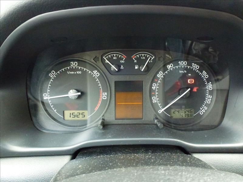 Škoda Octavia 1,9 TDI 81KW Tažné zařízení - fotka 28 z 42