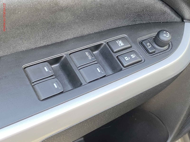 Suzuki Vitara (2018) 1.6VVT Elegance, ČR - fotka 11 z 20