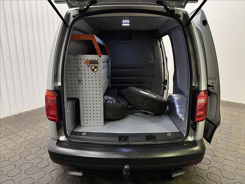 Volkswagen Caddy 1.4TGI BMT DSG TAŽNÉ VÝHŘEV - fotka 28 z 36