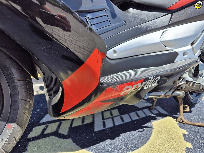 Aprilia SR Max 300 (2012) - fotka 10 z 23