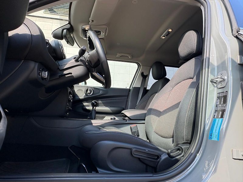 Mini Clubman Cooper 1.5i 100 kW Moonwalk,ČR - fotka 22 z 51