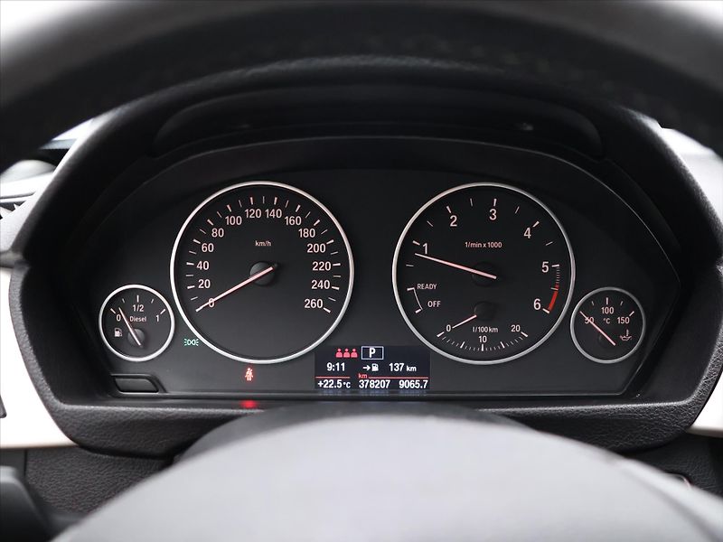 BMW Řada 3 2,0 318da 110kW Advantage - fotka 15 z 28