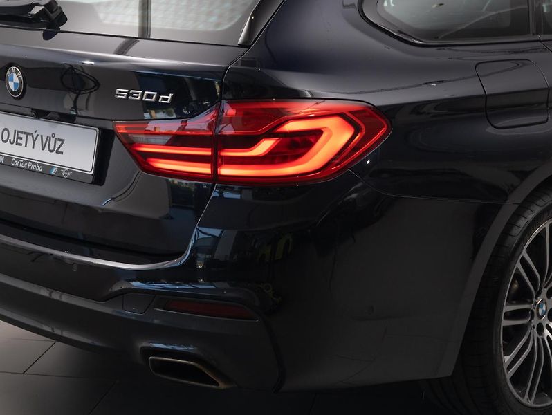 BMW Řada 5 530d xDrive Touring - fotka 9 z 22