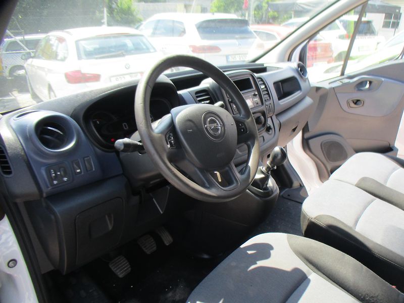 Opel Vivaro (2014) 1,6 CDTi - fotka 9 z 10