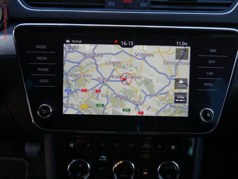 Škoda Superb (2019) 2.0 TDi, Ambition, navi, LED - fotka 12 z 19