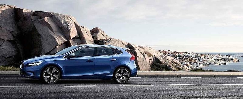 Volvo V40.