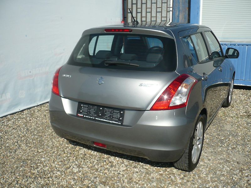 Suzuki Swift 1.2i Klimatizace - fotka 7 z 23