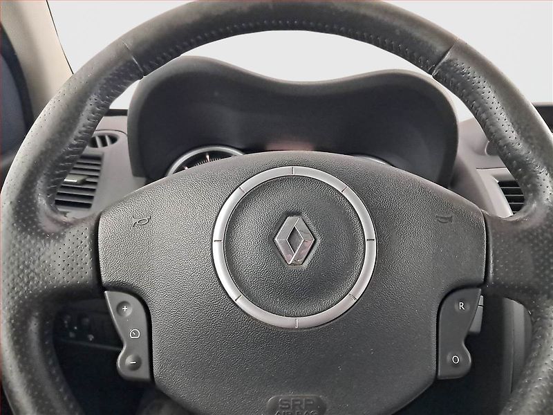 Renault Mégane (2009) Confort 1.6 16V, Klima - fotka 16 z 16