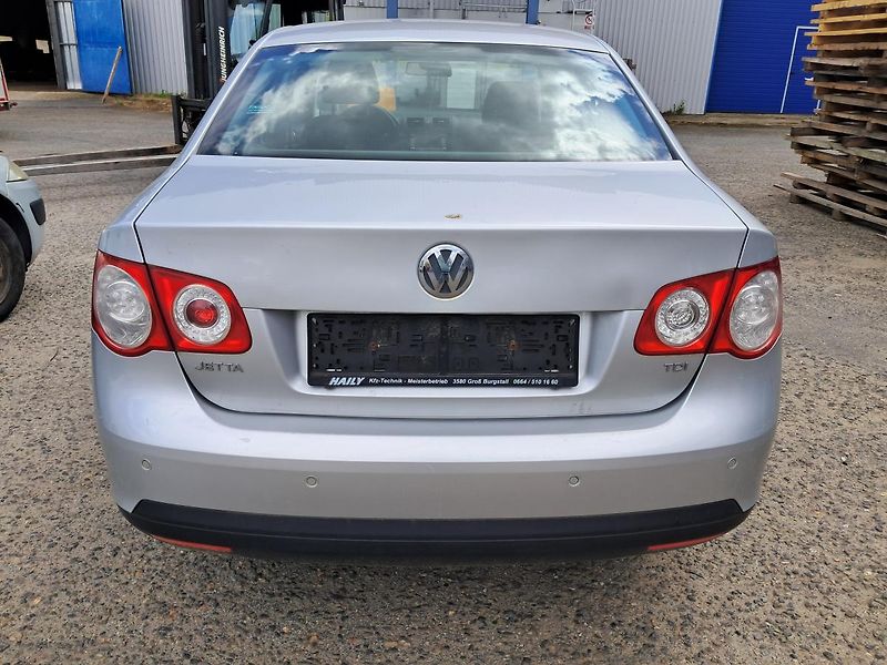 Volkswagen Jetta (2007) NÁHRADNÍ DÍLY 1.9TDI 77Kw  - fotka 4 z 8
