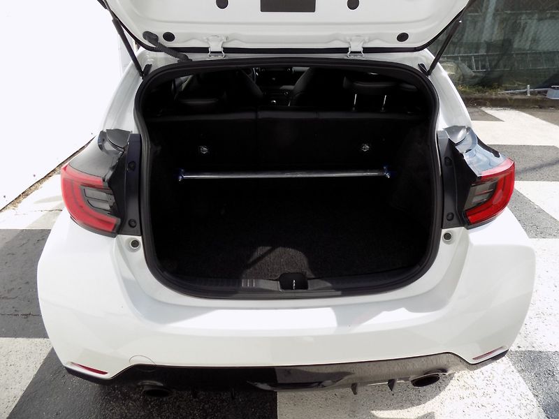 Toyota GR Yaris (2020) 1.6i/16V/FOUR/AWD/LED/ČR/ - fotka 8 z 32