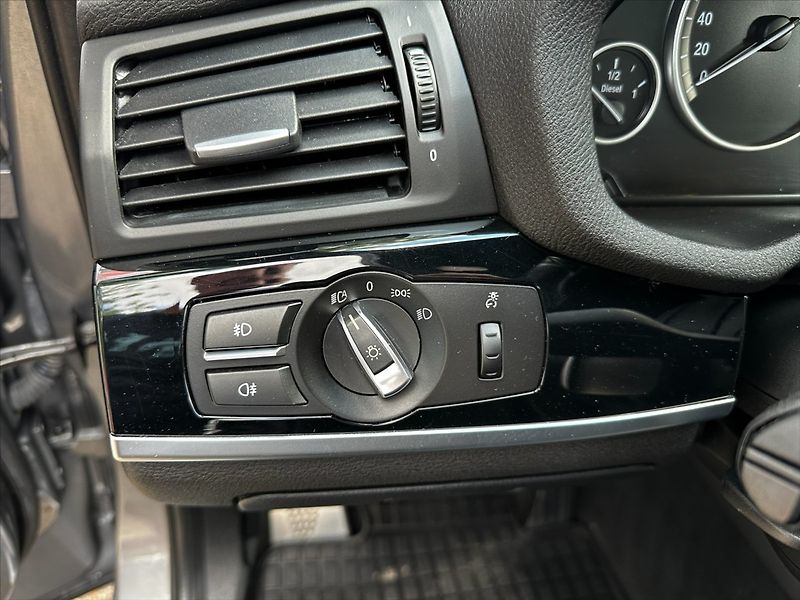 BMW X3 2,0 D 140kW-M PAKET-xDRIVE - fotka 21 z 39