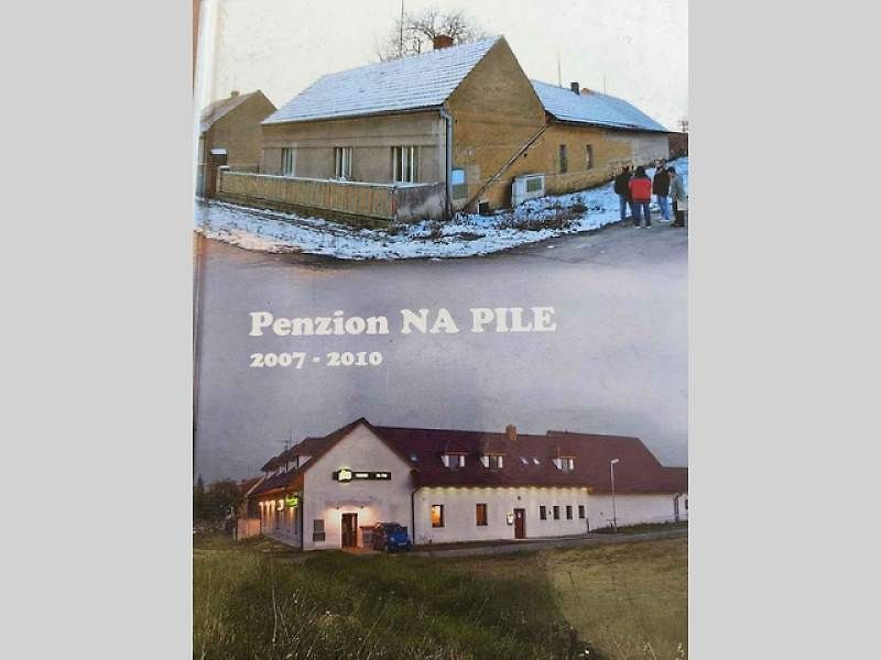 Ochutnali jsme pečenou krkovičku s opečeným bramborem za 125 korun.