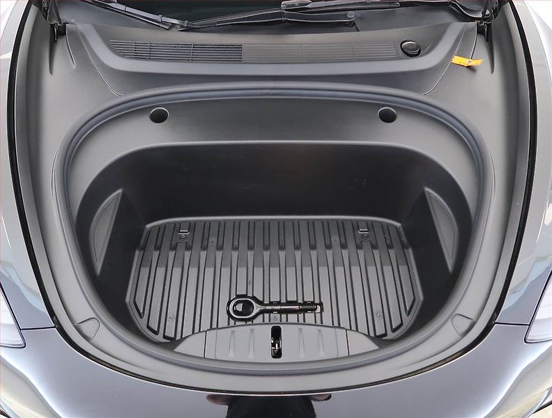 Tesla Model 3 (2021) Std Range Plus LFP, SoH 92% - fotka 15 z 32