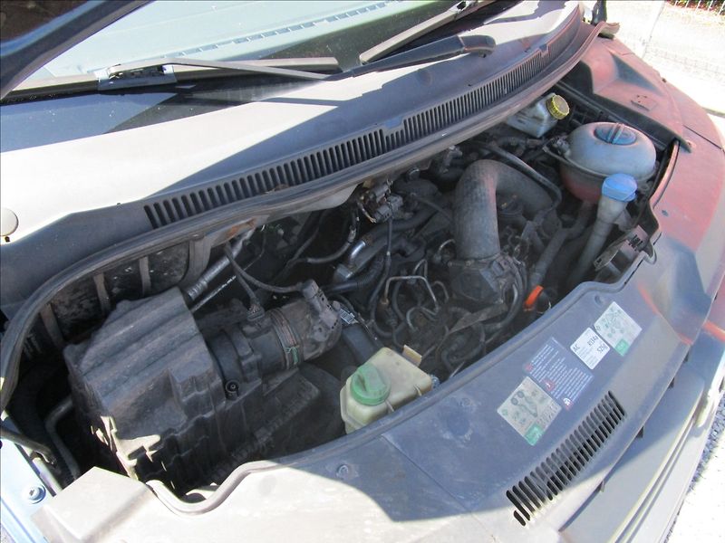 Volkswagen Transporter 2.0TDi Klima, 8 míst - fotka 41 z 42