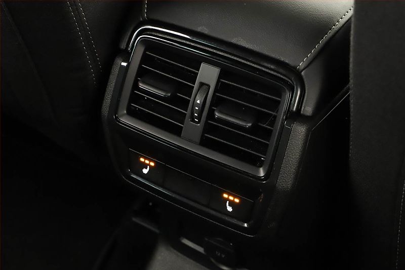 Škoda Karoq (2025) 1.5 TSI, SPORTLINE, AUTOMAT - fotka 12 z 18