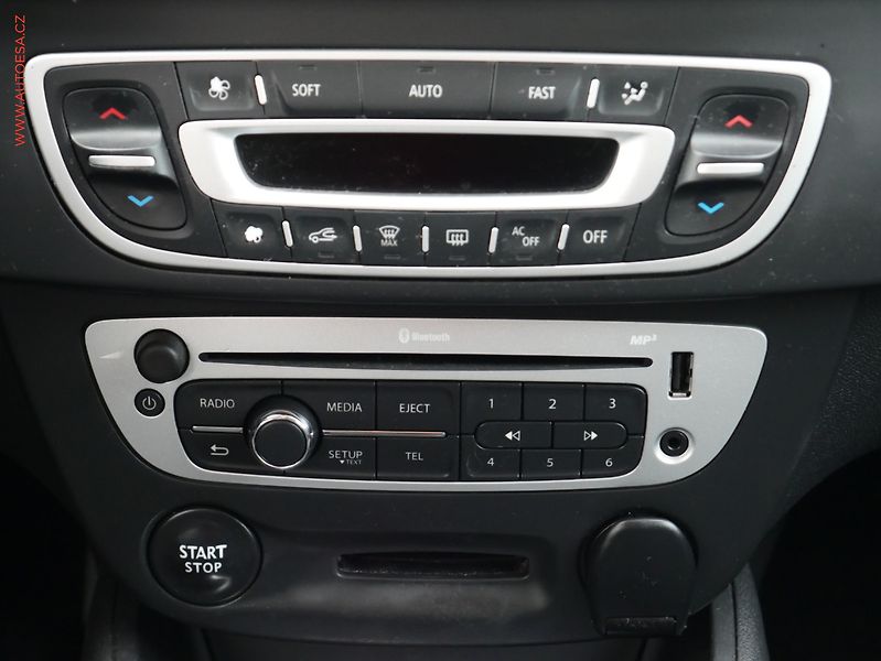 Renault Mégane (2014) 1.2 TCe, ČR, autoAC, temp - fotka 12 z 17