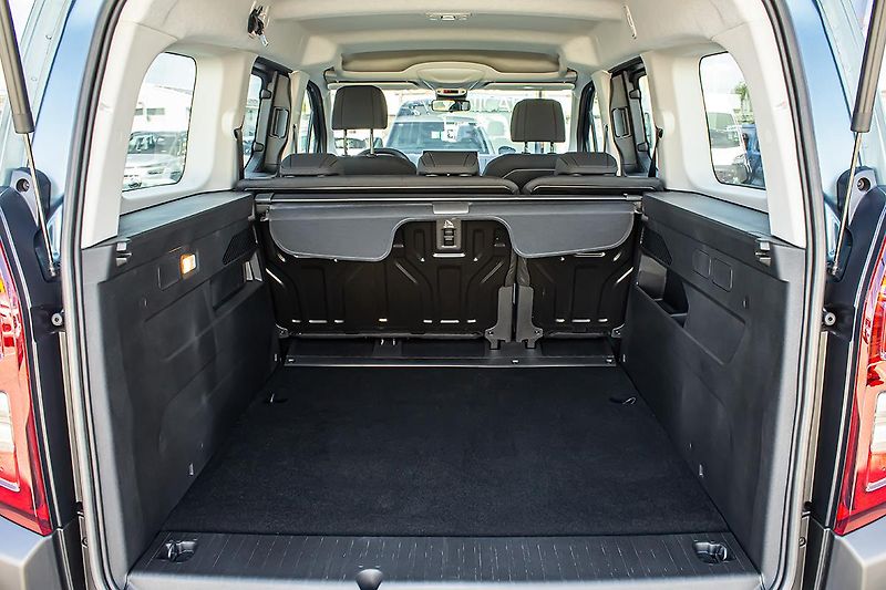 Citroën Berlingo (2026) 1,5 XL PLUS Diesel 130k+KAMERA - fotka 7 z 17