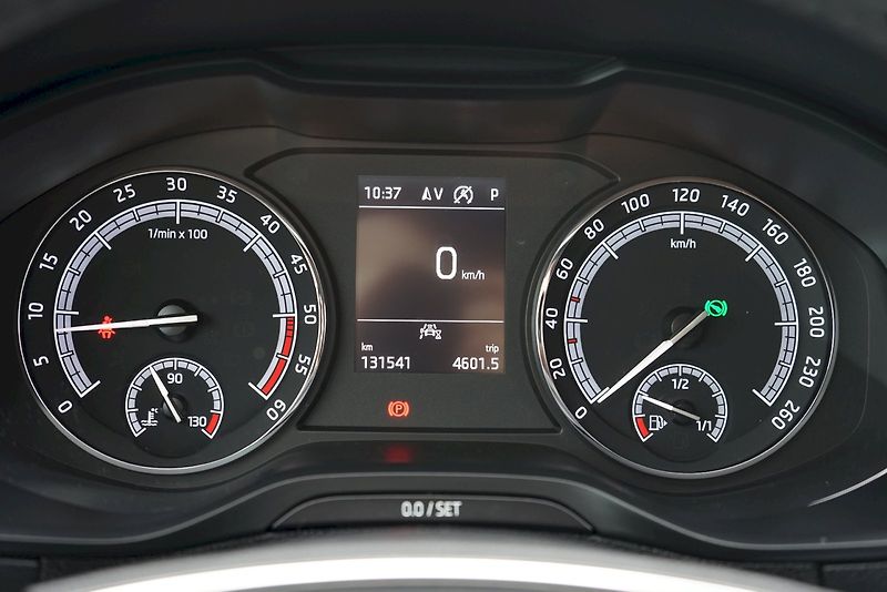 Škoda Karoq (2021) TDI 110 kW DSG Ambition 4x4 - - fotka 11 z 27