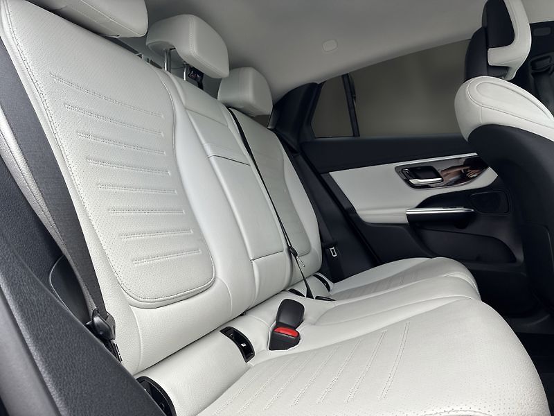 Mercedes-Benz GLC Coupé 220 d 4MATIC kupé AMG Ni - fotka 18 z 18
