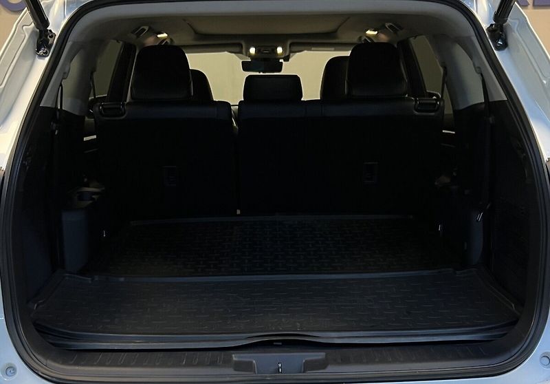 Toyota Highlander 2.5 Hybrid AT EXECUTIVE SKYVIE - fotka 17 z 22